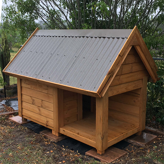 WOODEN DOG KENNELS