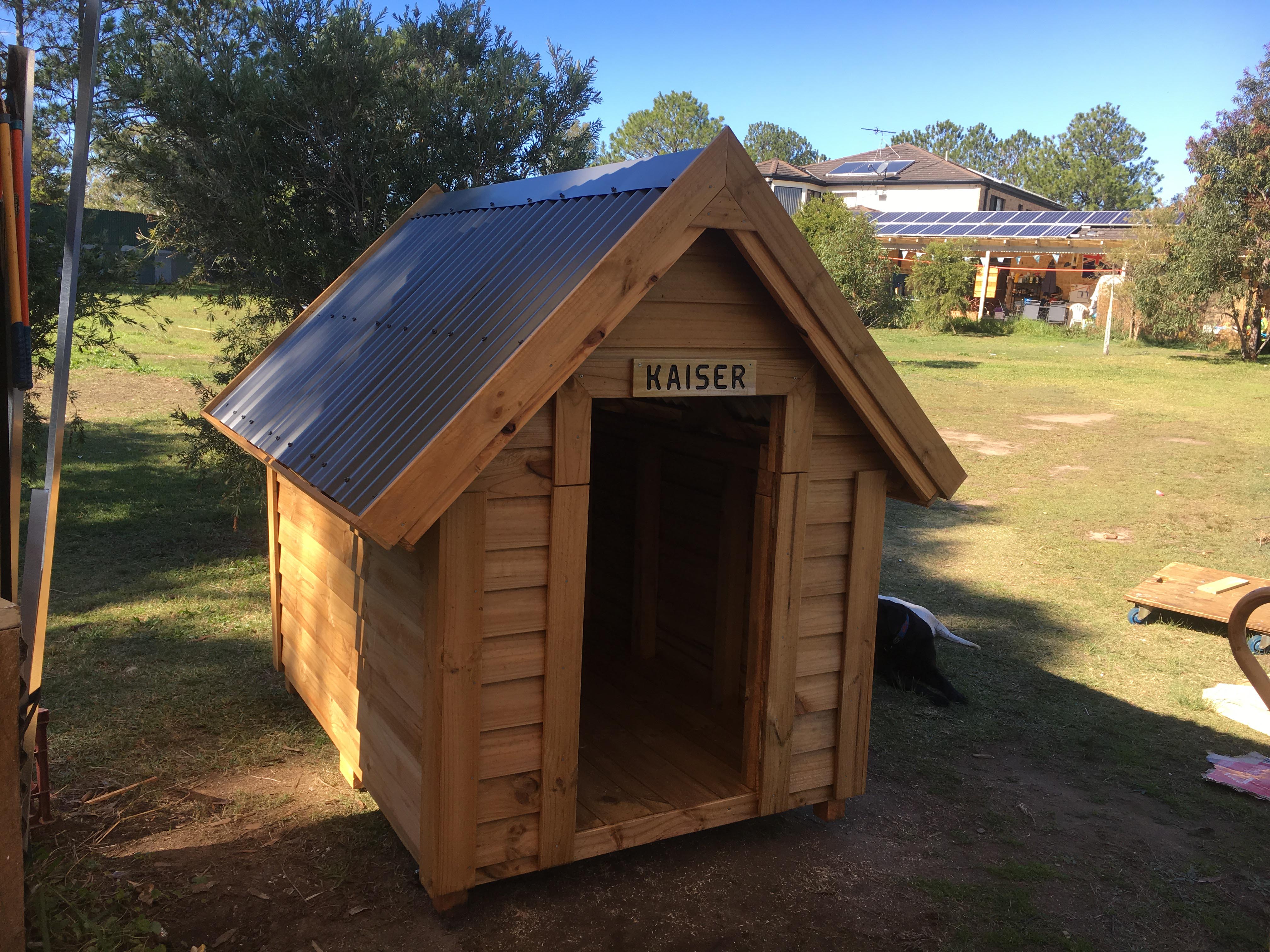 SKYSCRAPER PITCHED ROOF Wooden Dog Kennels